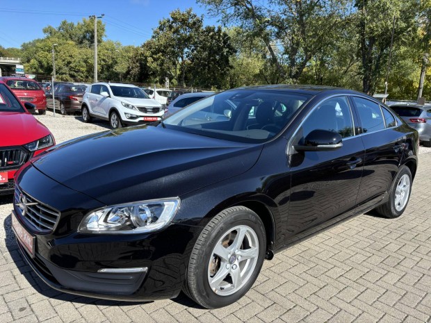 Volvo S60 2.0 D [D2] Momentum Teljes szervizml...